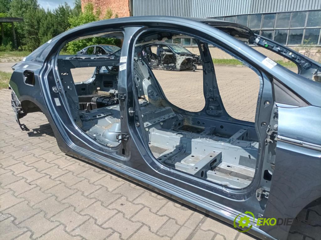 Renault Megane 0 Práh: v pravo: