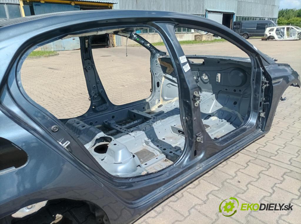 Renault Megane 0 práh v pravo: 