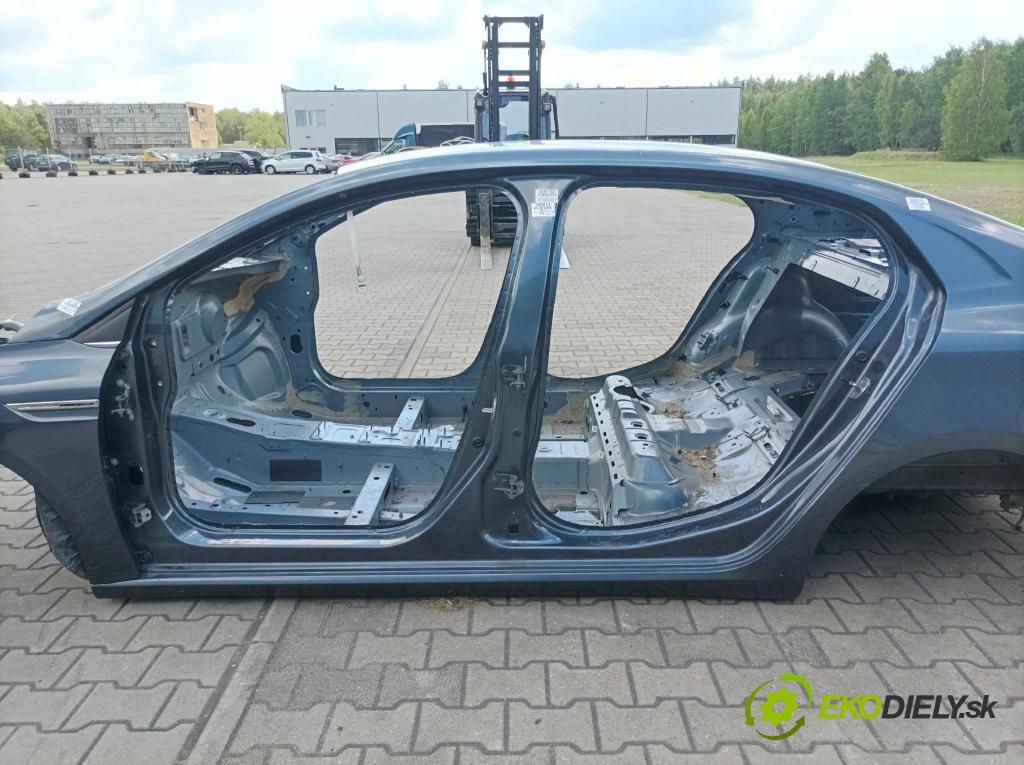 Renault Megane 0 Práh: Vľavo: