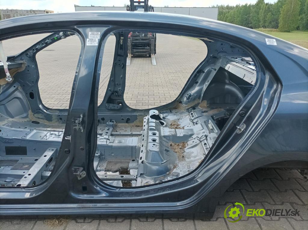 Renault Megane 0 Práh: Vľavo: