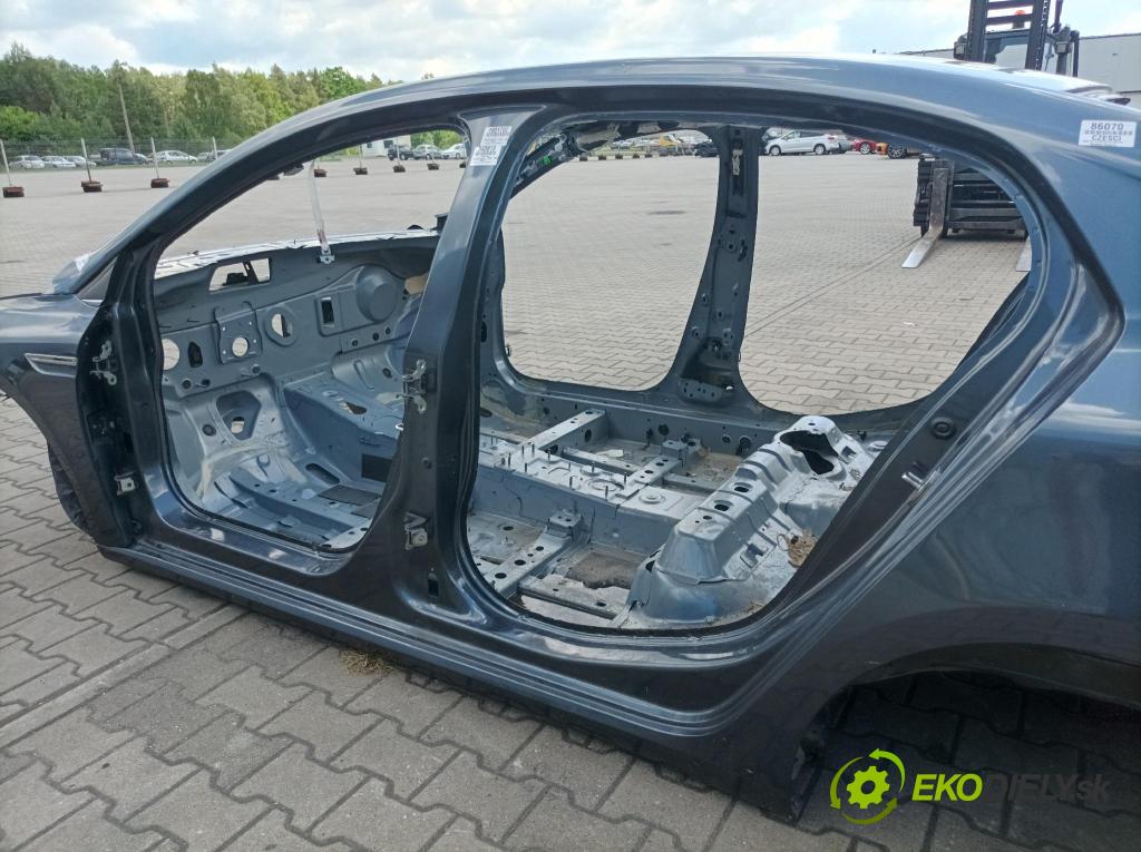 Renault Megane 0 Práh: Vľavo: