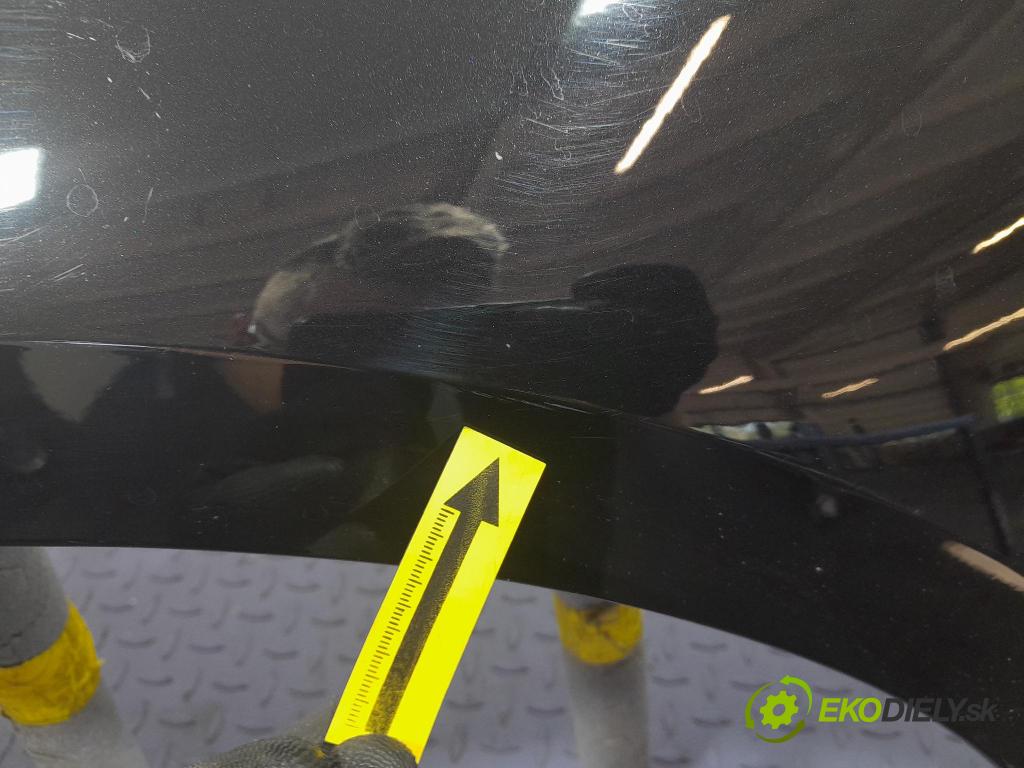 Audi A5 2018 blatnik před Levý: