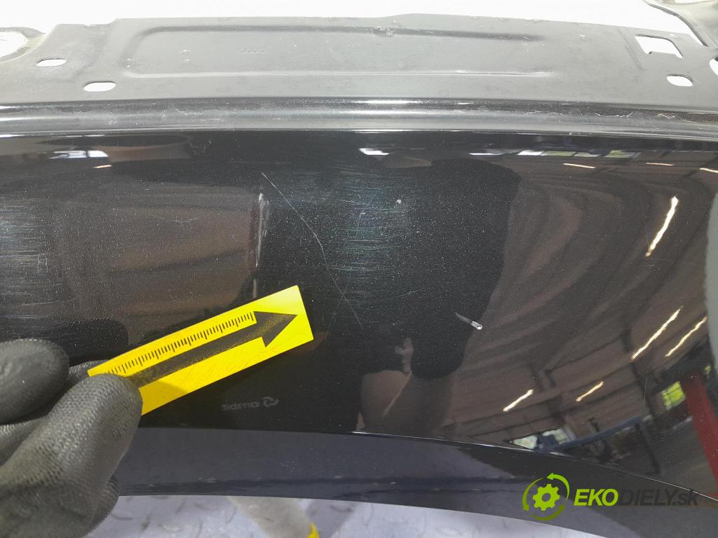 Audi A5 2018 blatník Predné v pravo: