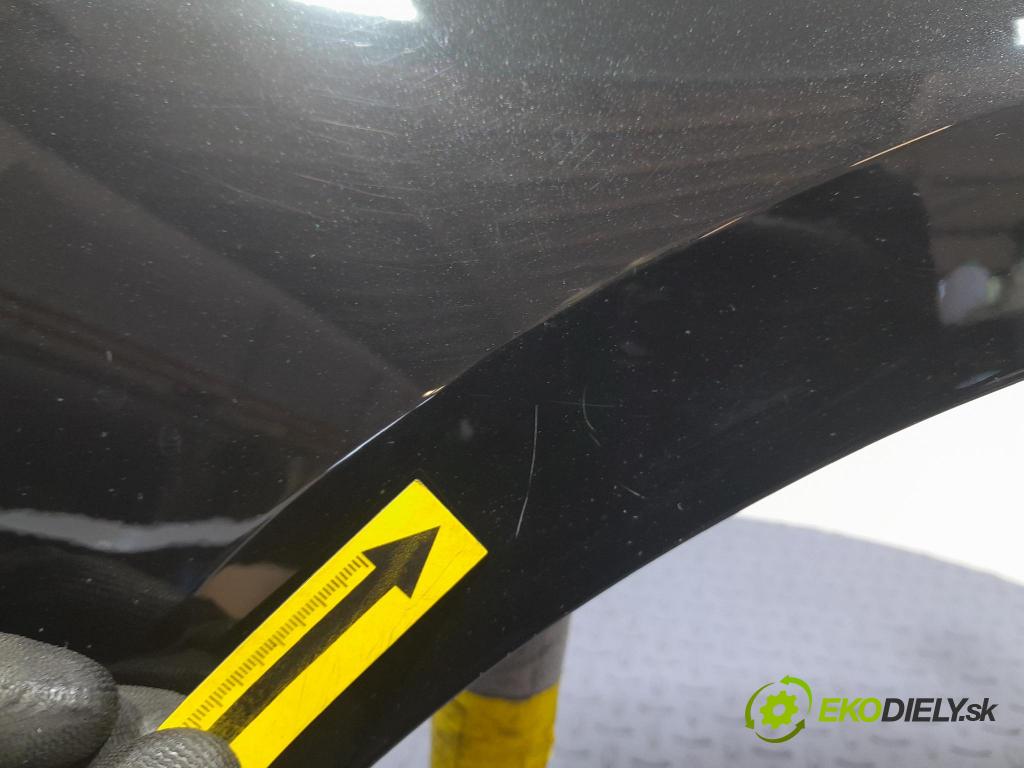Audi A5 2018 blatník Predné v pravo: