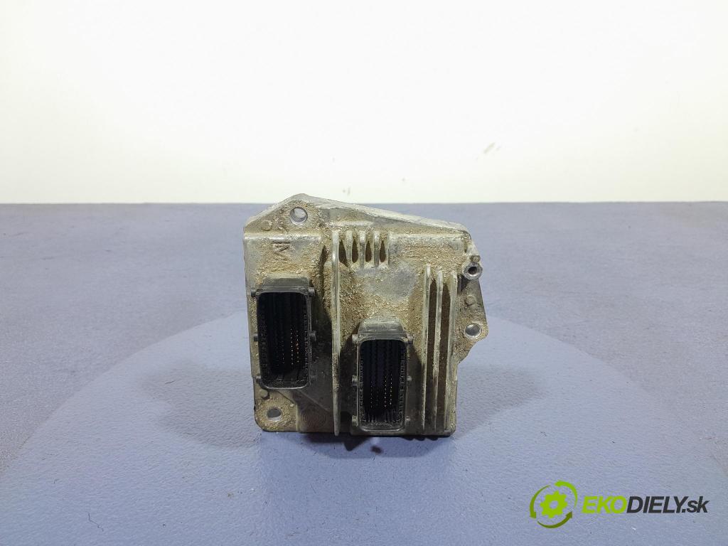 Opel Meriva 2007 řídící jednotka Motor: 12249823