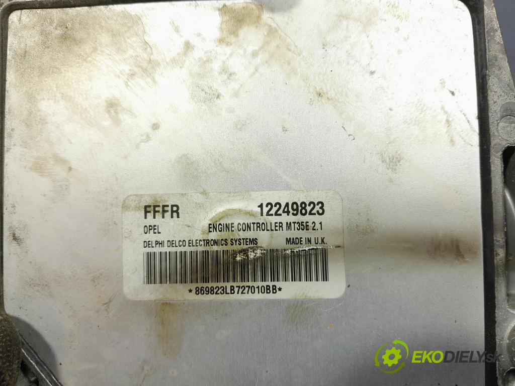 Opel Meriva 2007 řídící jednotka Motor: 12249823