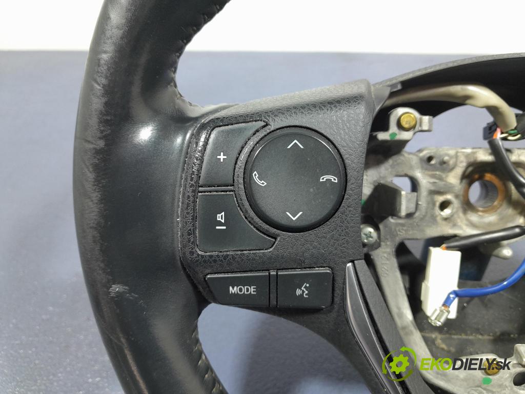 Toyota Auris 2017 volant 622837810