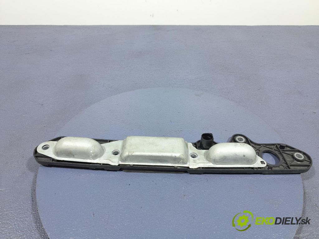 Vw Golf 2005 zaslepka: Zad: 1T0827574L