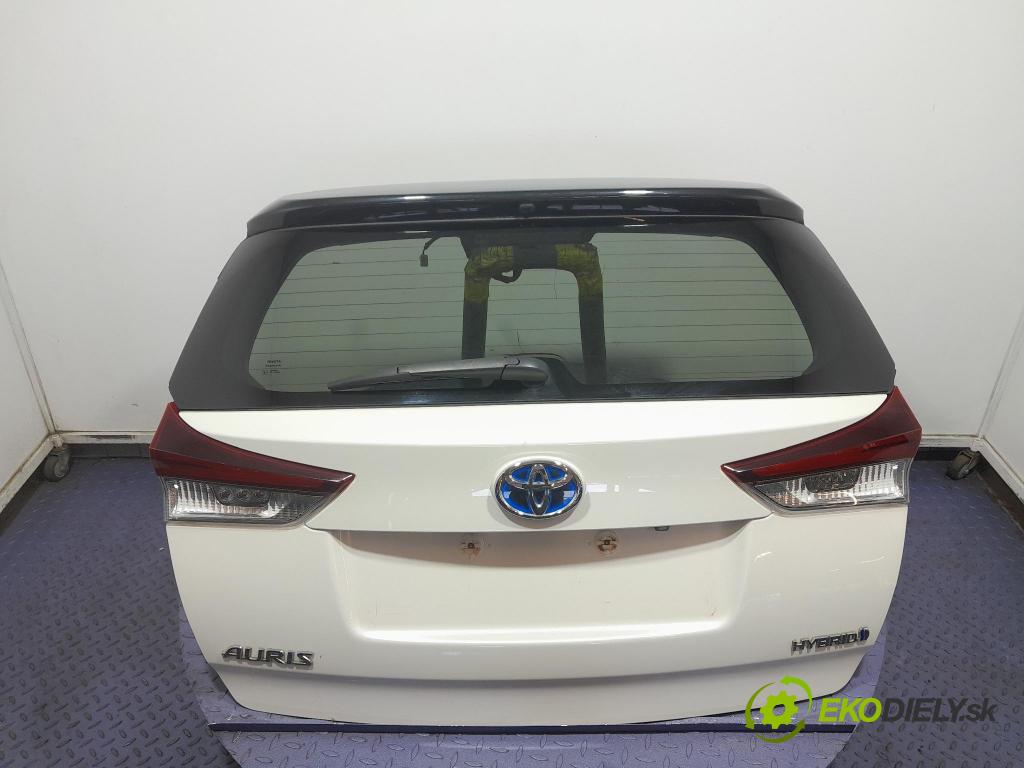Toyota Auris 2017 zadna dveře kufra: kufra: