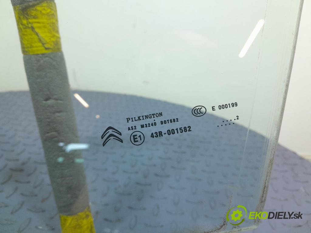 Citroen C4 2012 sklo dveře před levá