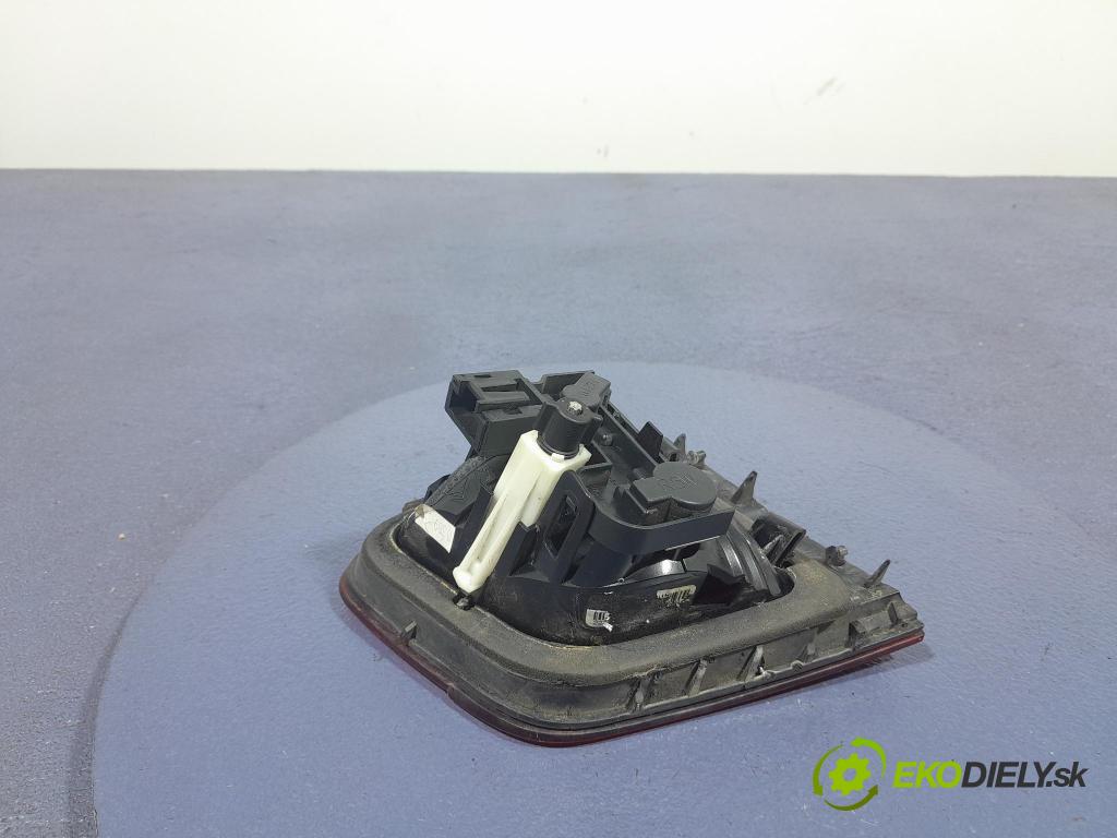 Citroen C5 2015 svetlo / reflektor zad Prava: Vnútri: 9675067680