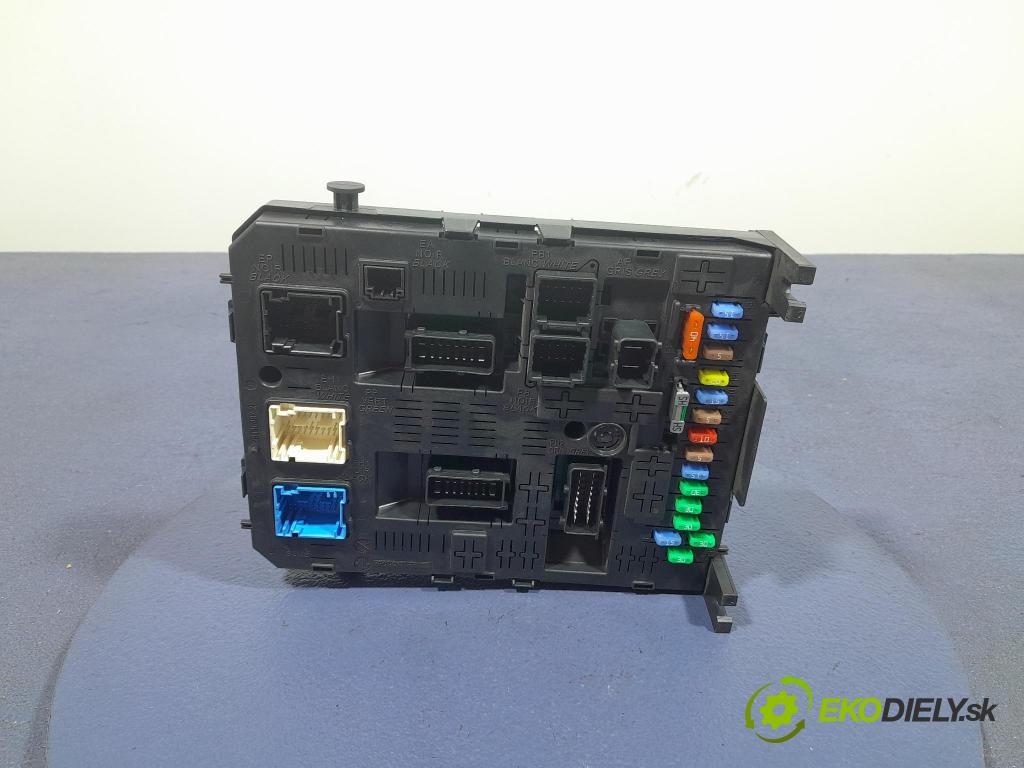 Citroen C5 2015 skříňka Pojistky 9812188880
