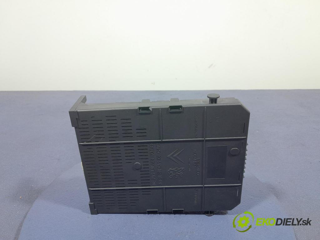 Citroen C5 2015 skříňka Pojistky 9812188880