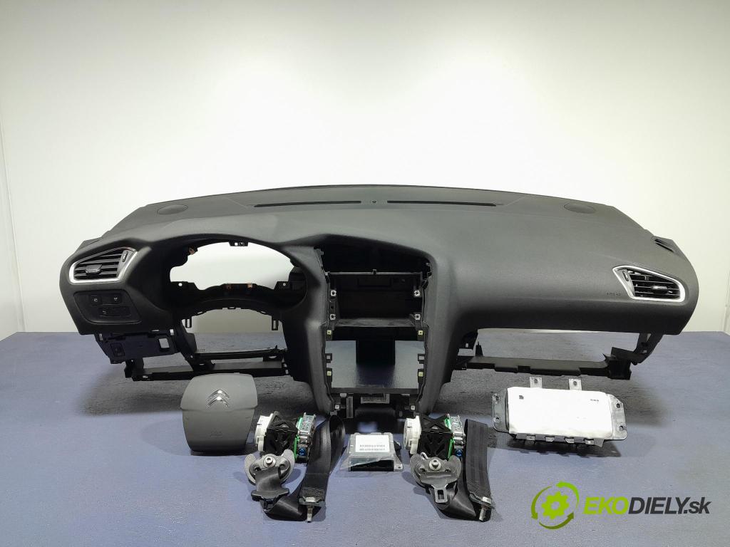 Citroen C4 2012 kokpit,pristrojová doska