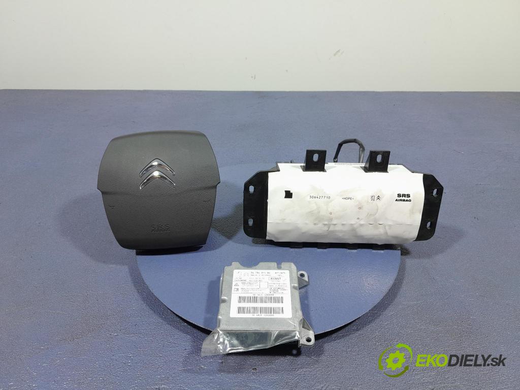 Citroen C4 2012 kokpit,pristrojová doska