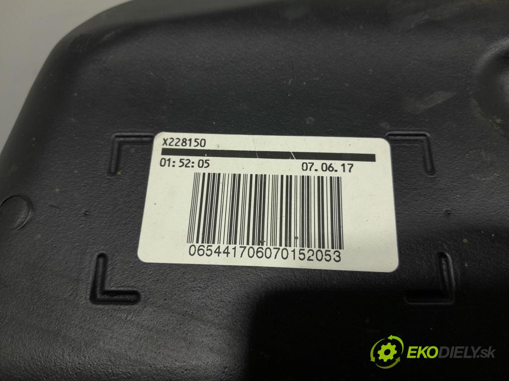 Toyota Auris 2017 Nádrž: Paliva: 77001-02560