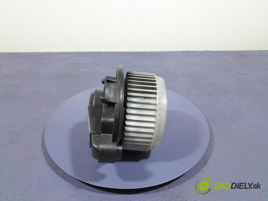 Toyota Auris 2017 ventilátor Vzduch: AV272700-8085