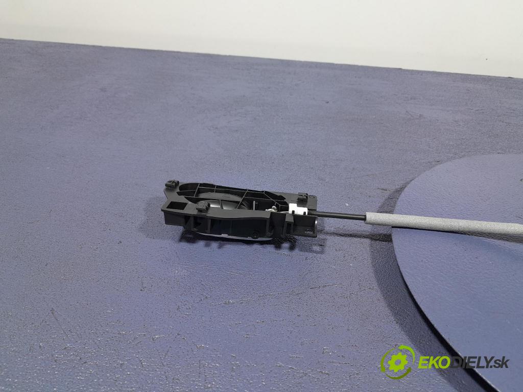 Citroen C4 2012 zámek dveře před Levý: 45017185
