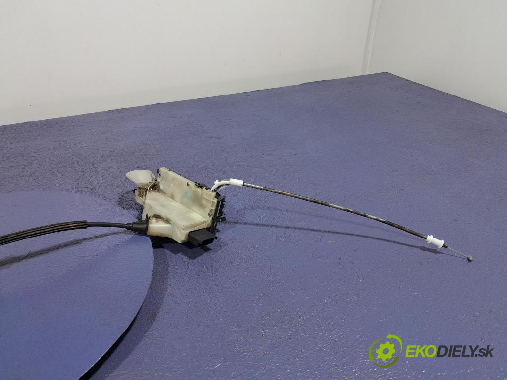 Citroen C4 2012 zámek dveře před Levý: 45017185