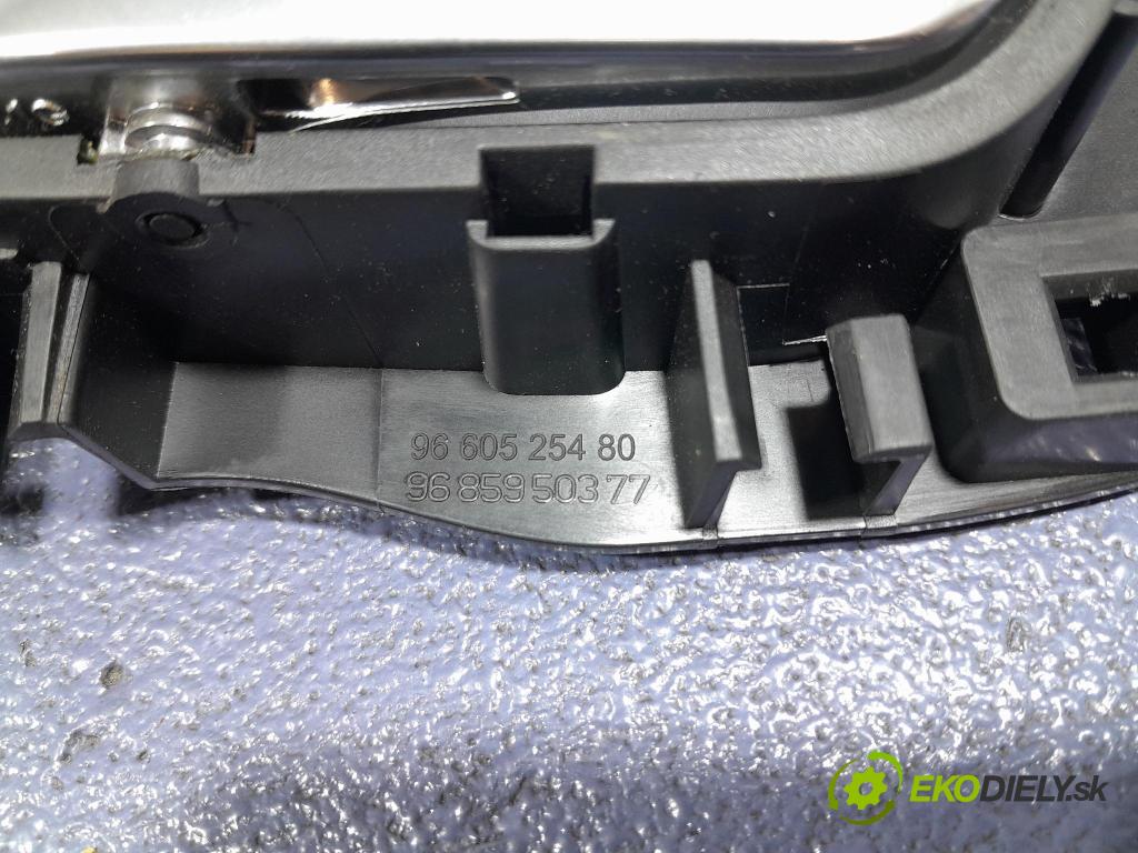 Citroen C4 2012 zámek dveře před Levý: 45017185