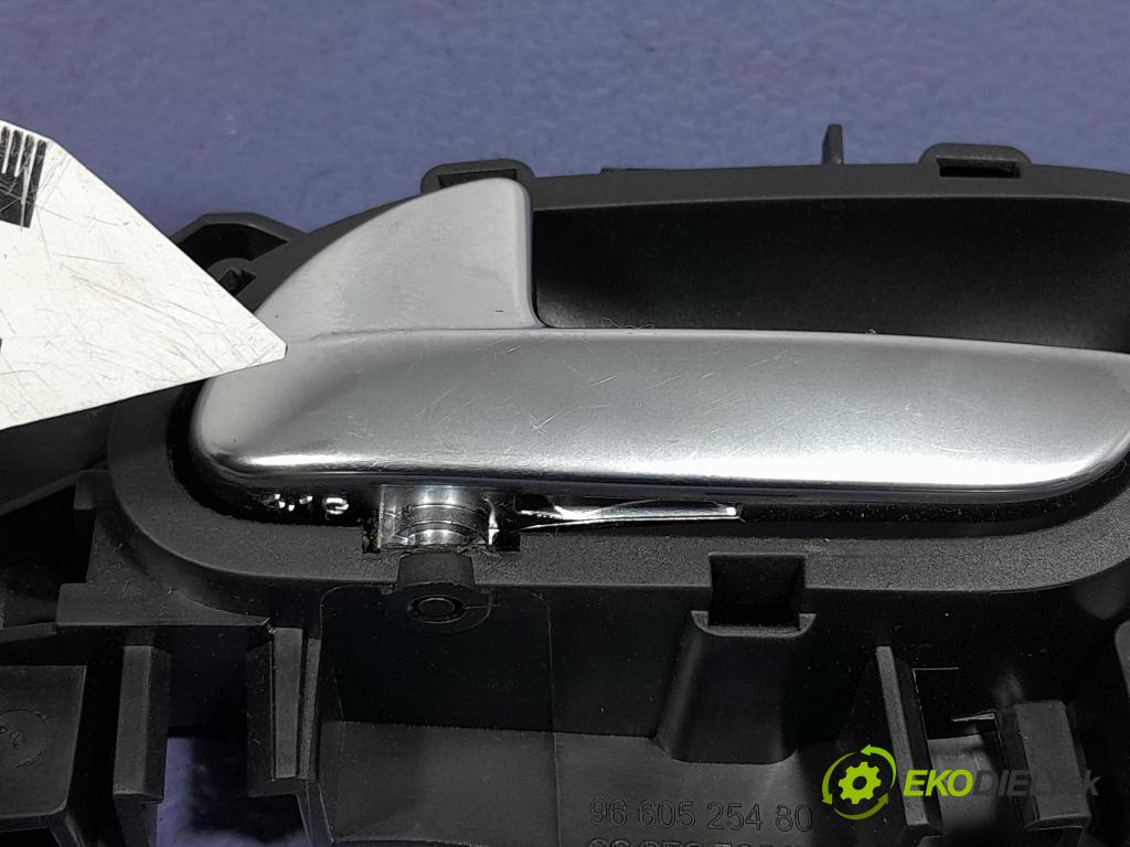 Citroen C4 2012 zámek dveře před Levý: 45017185