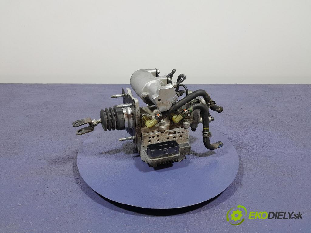 Toyota Auris 2017 čerpadlo Brzda: 427270-47030