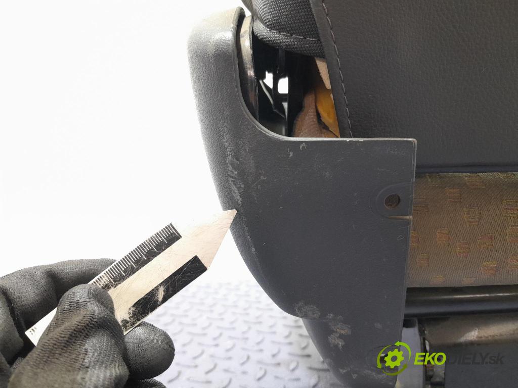 Renault Midlum 2011 Sedačka spolujazdca