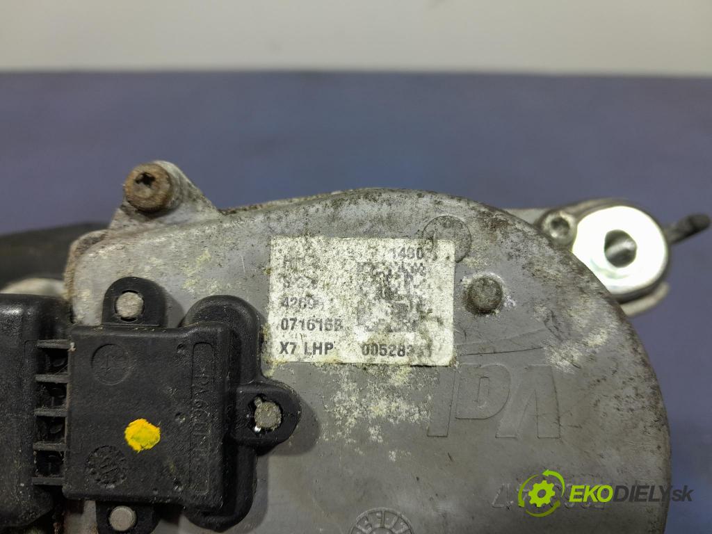 Citroen C5 2015 mechanizmus motor: Stierače: Predné 9682761480