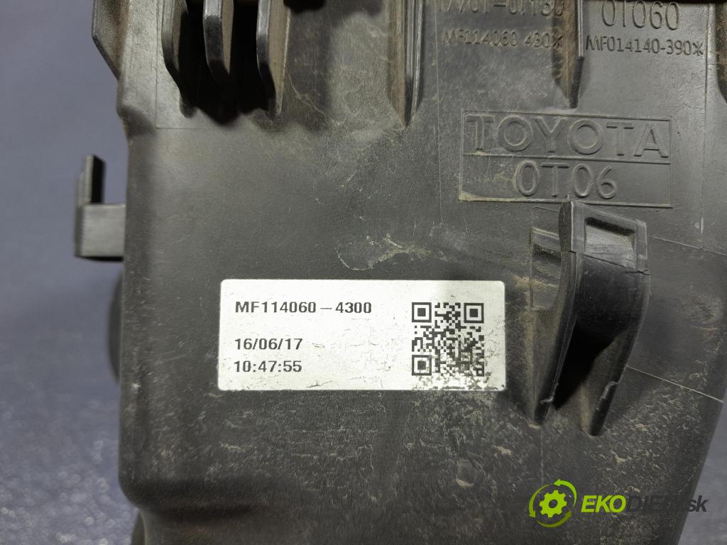 Toyota Auris 2017 obal Filtre: Vzduch: 17701-0T130