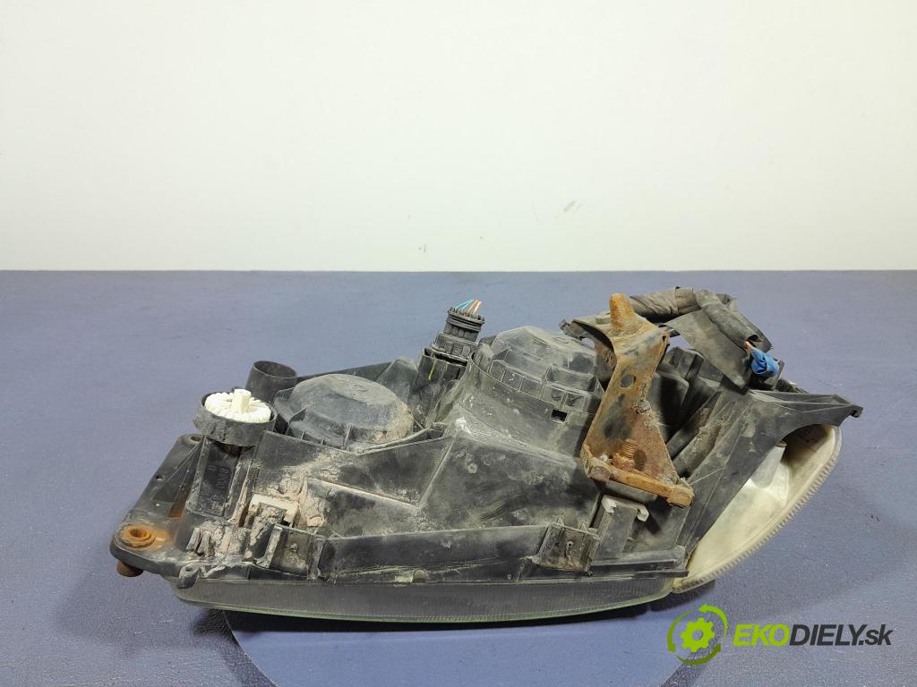 Renault Midlum 2011 Reflektor: v pravo: 5010623894