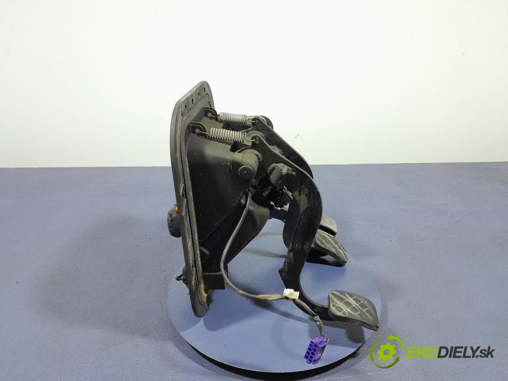 Renault Midlum 2011 pedále 7421344619