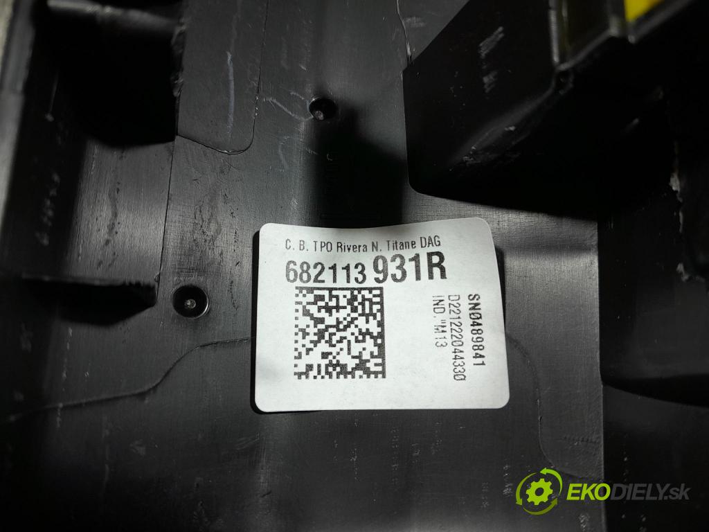 Renault Captur 2023 kryt Plast: Interiéry: 682112465R