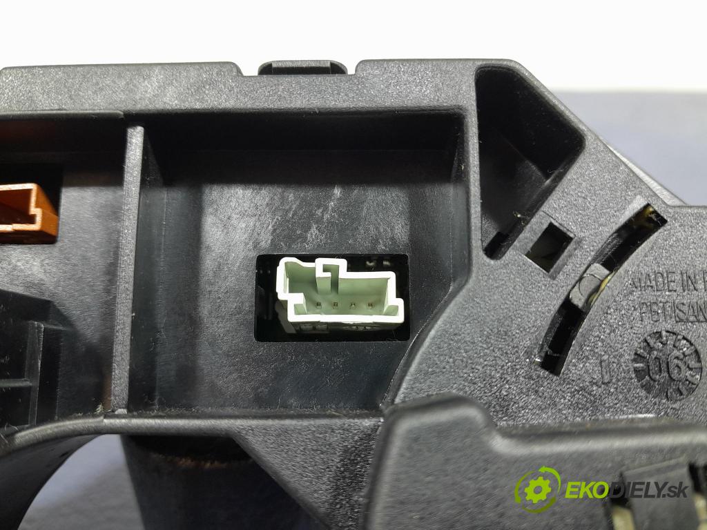Citroen C4 2006 prepínač Komplex: 96626867XT