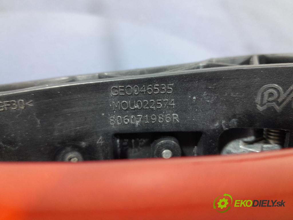 Renault Captur 2023 rukoväť Predné ľavá 806071986R