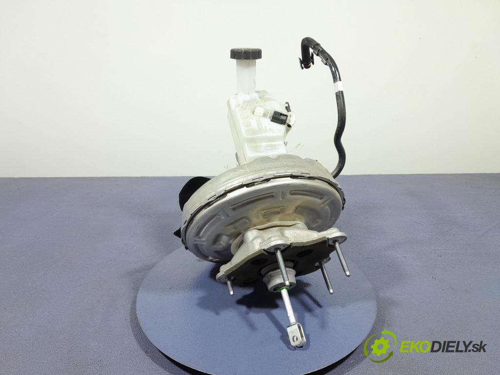 Renault Captur 2023 servo Brzdní: 472106191R