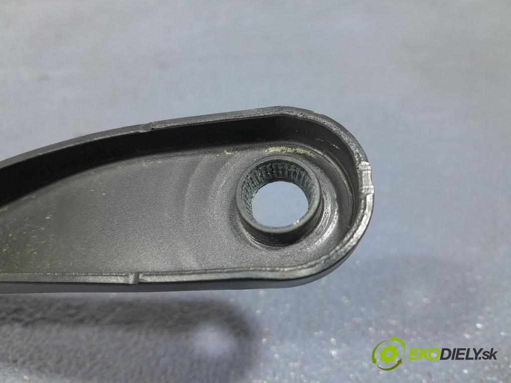 Renault Captur 2023 Rameno: Stierače: Predné 288810776R