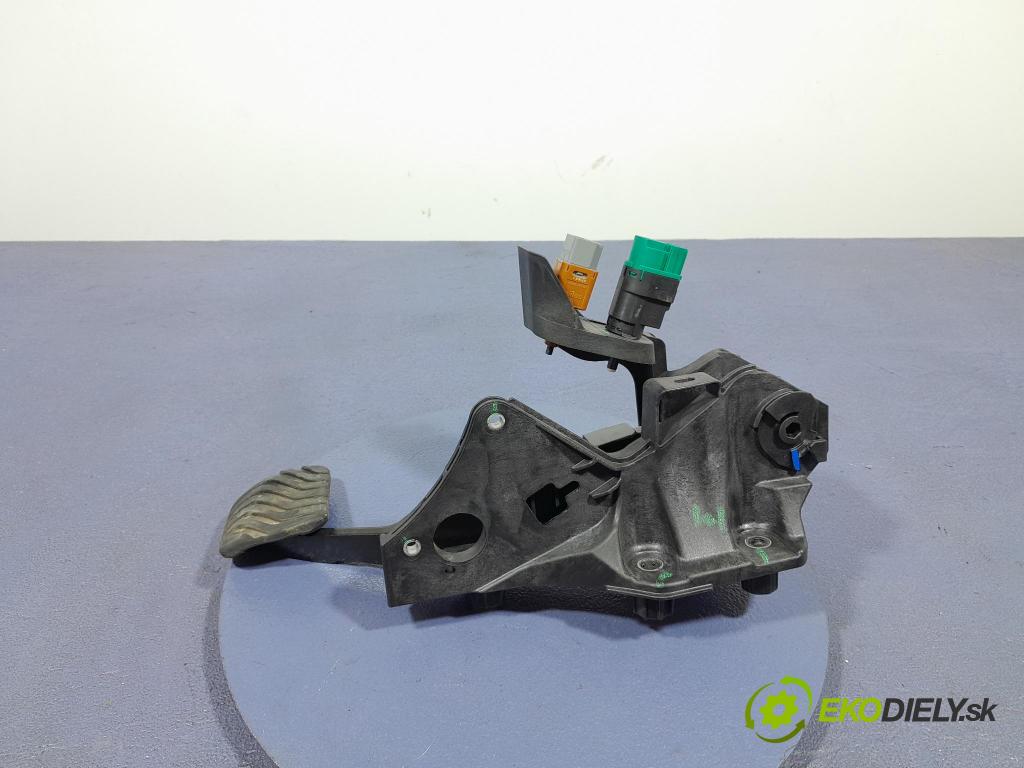 Renault Captur 2023 pedály 465013026R