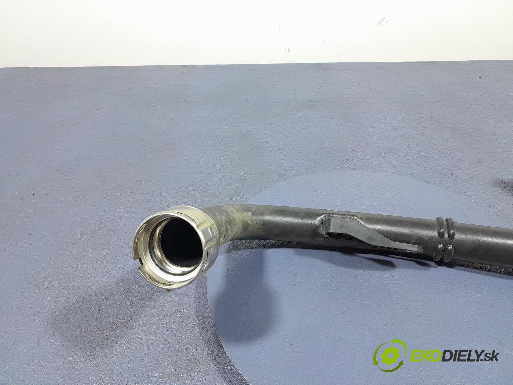 Renault Captur 2023 trubka Chladič: 144605956R