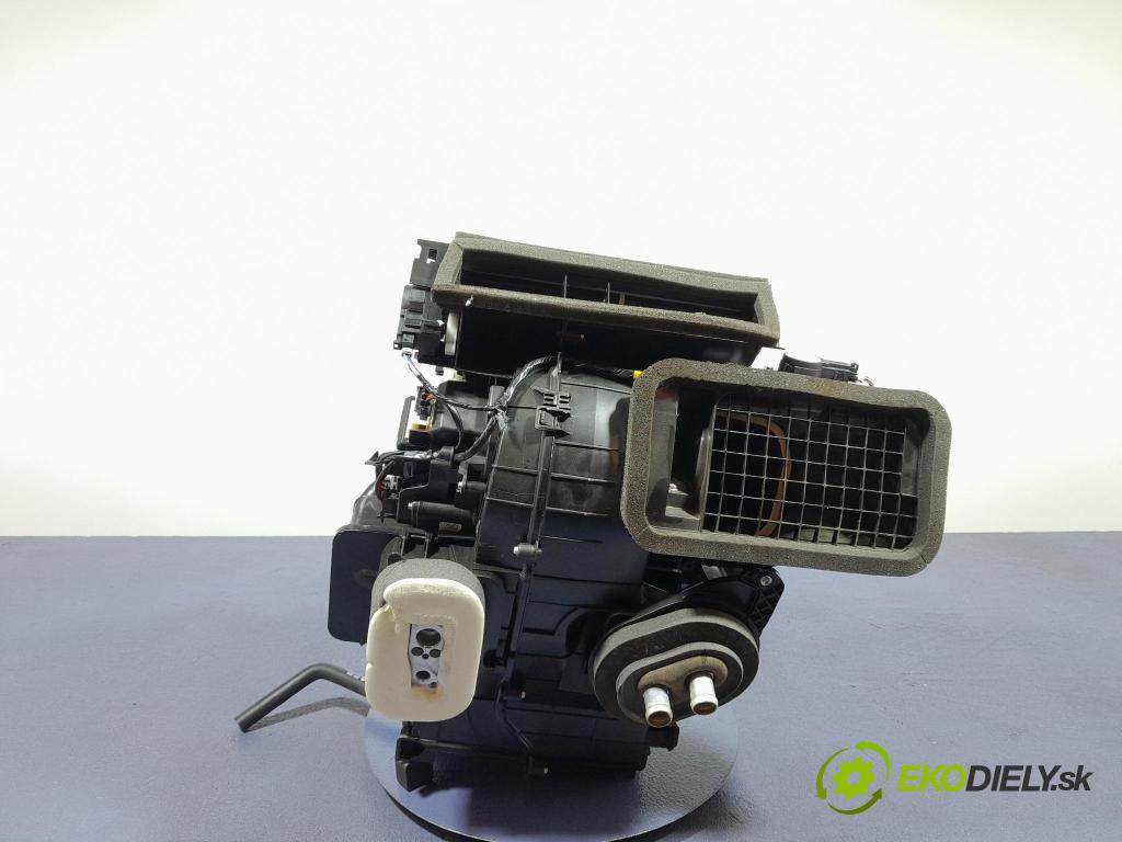 Renault Captur 2023 radiator 272708569R