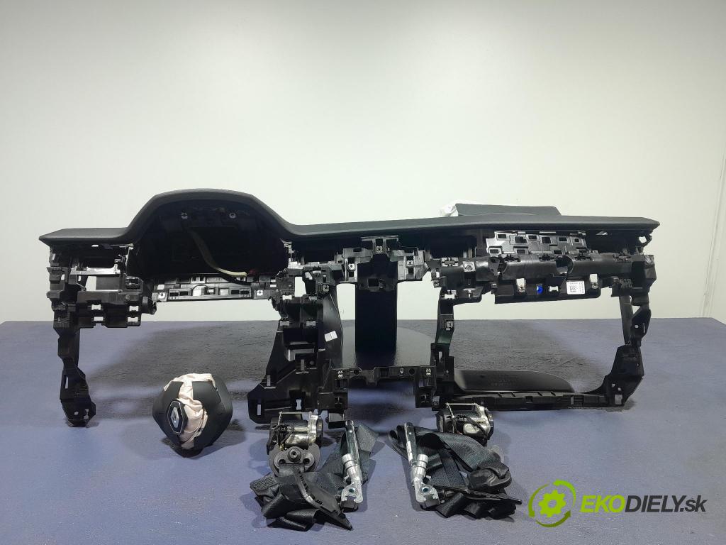 Renault Captur 2023 kokpit,pristrojová doska