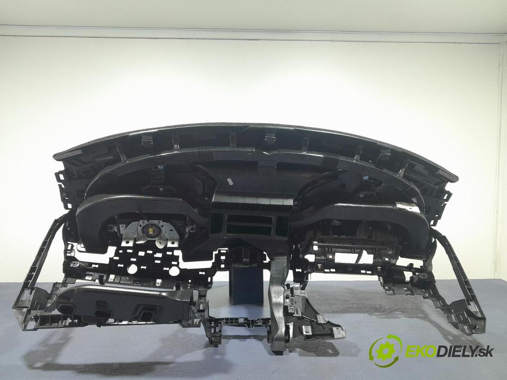Renault Captur 2023 kokpit,pristrojová doska