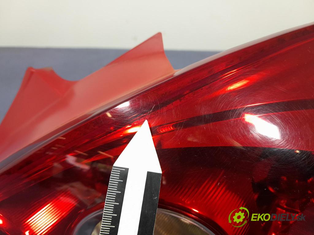 Opel Corsa 2014 svetlo / reflektor zad Prava: Vonkajsia: 13186351