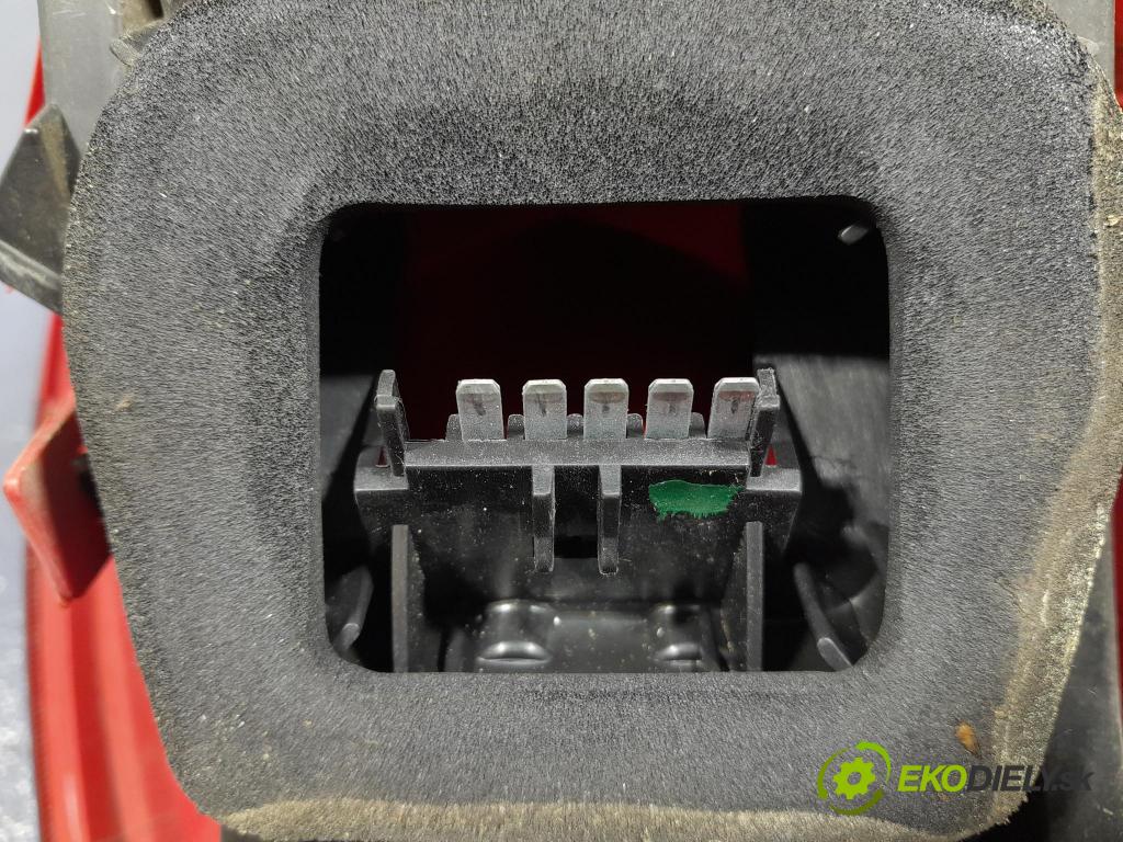 Opel Corsa 2014 svetlo / reflektor zad ľavá Vonkajsia: 13186350