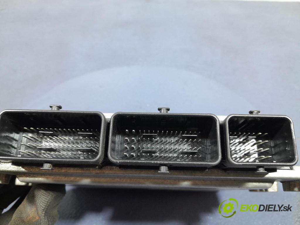 Renault Captur 2014 řídící jednotka Motor: 237103606R