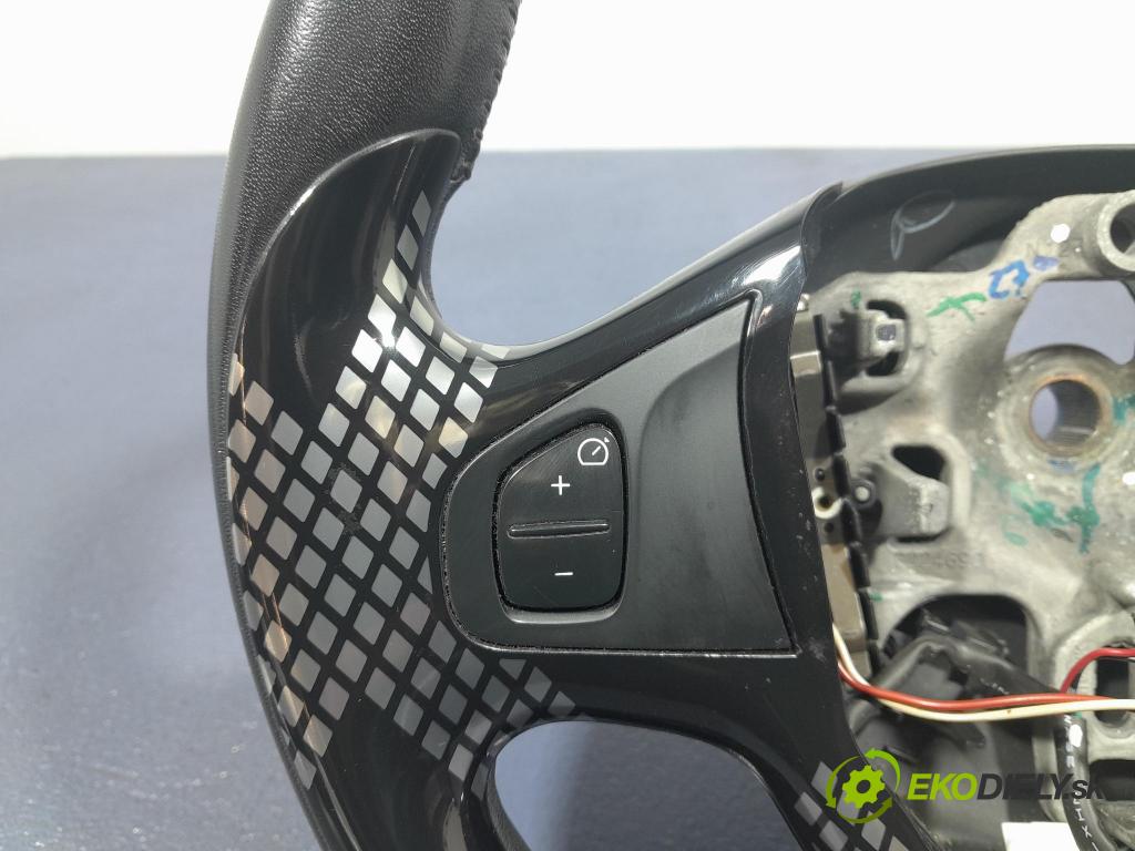 Renault Captur 2014 volant 484004127R