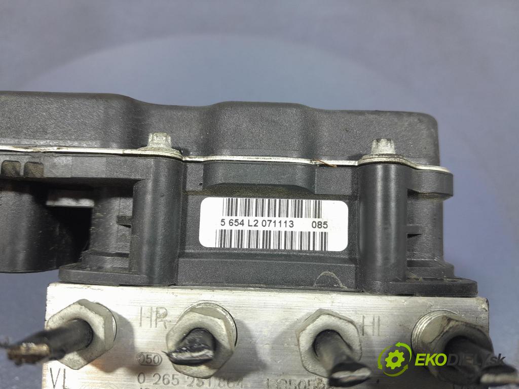 Opel Corsa 2014 čerpadlo ABS x 13350598