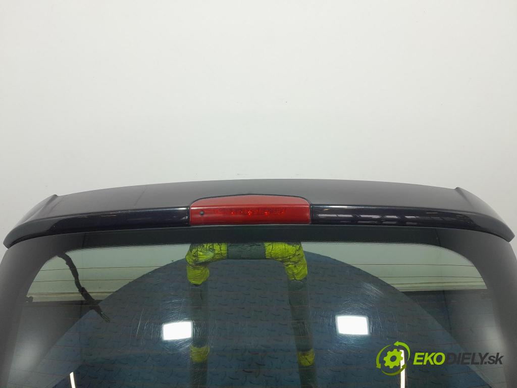 Opel Corsa 2014 zadní dveře kufra: kufr