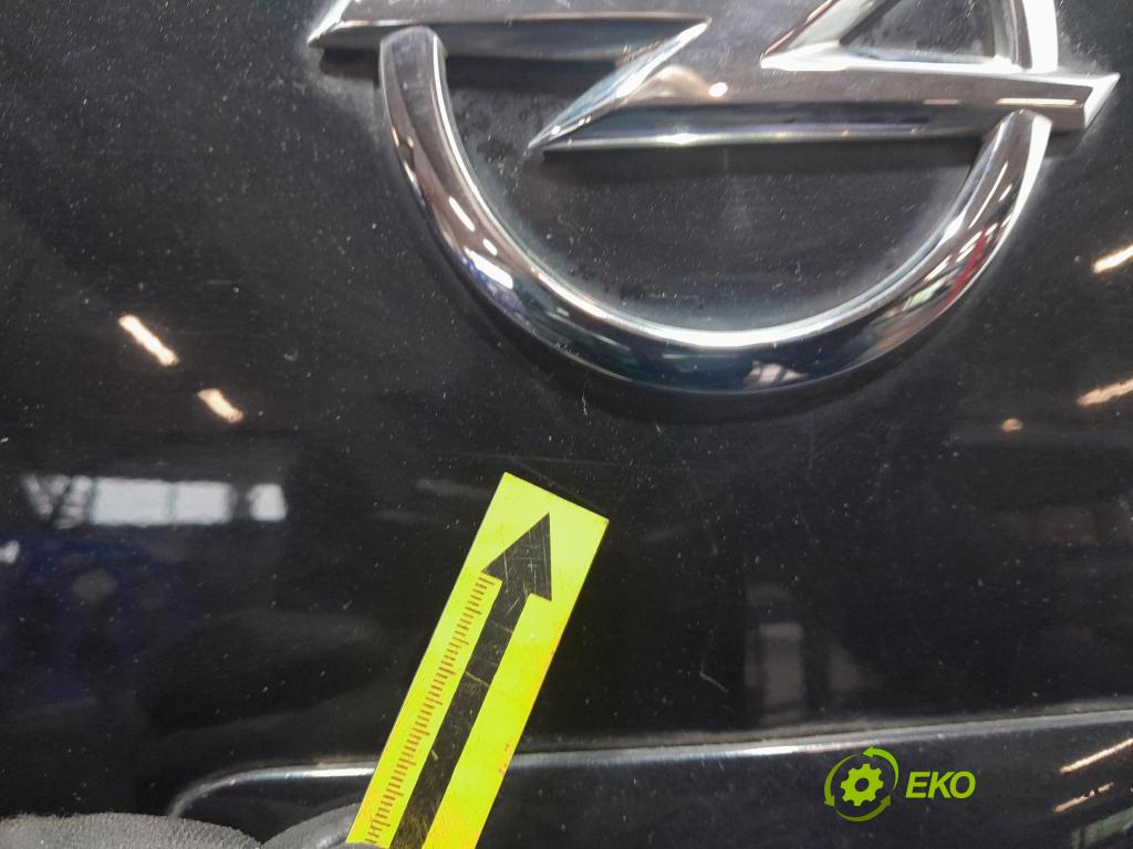 Opel Corsa 2014 zadní dveře kufra: kufr