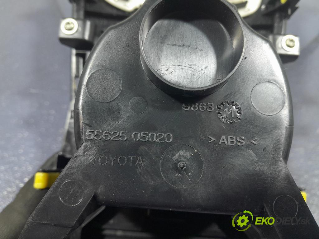 Toyota Avensis 2011 tunel Stredný: 58805-05130