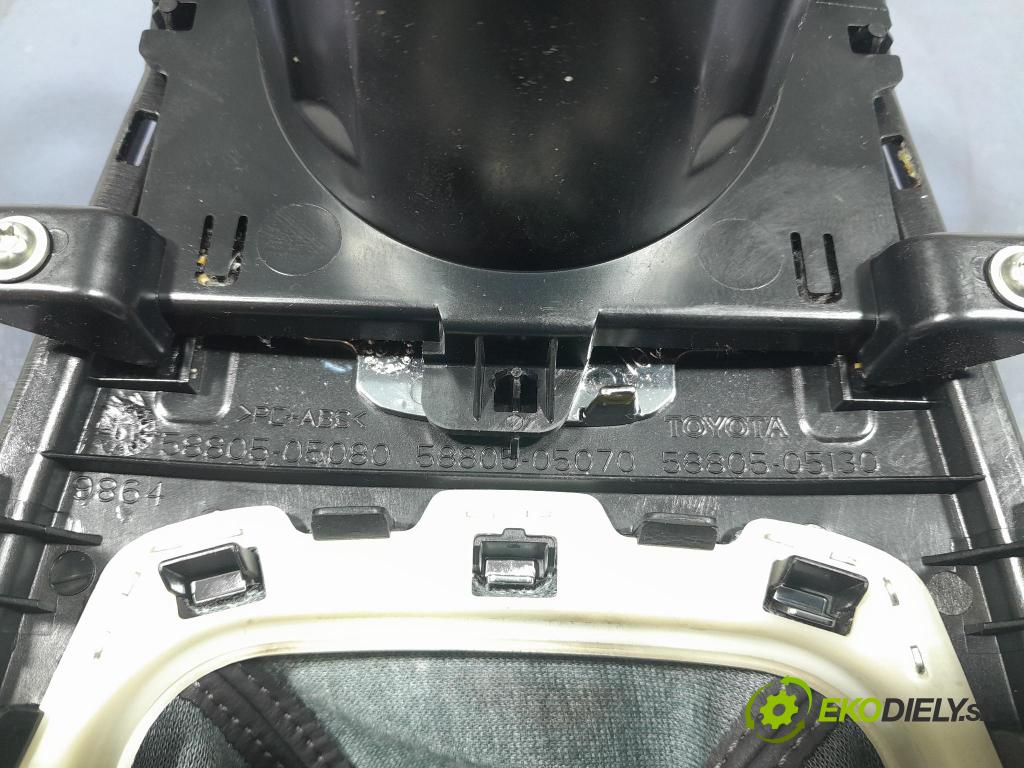 Toyota Avensis 2011 Tunel: Střední: 58805-05130